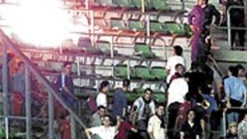 <B>CONSECUENCIAS DEL DERBY</B>. Si Antiviolencia propuso hace algunas semanas el cierre del estadio por un mes, ahora es Competición el que castiga duramente al club verdiblanco.