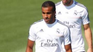 Pendientes de Derik.