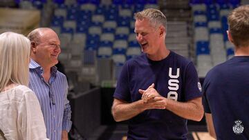 Steve Kerr junto al presidente del RCD Mallorca, Andy Kohlberg.