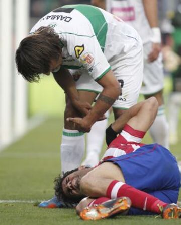 Diego Costa tras recibir una falta.