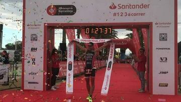 Jordi García y Laura Gómez se llevan el Triatlón de Barcelona