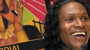 <b>MECENAS.</B> Maria Lourdes Mutola explica sus planes en rueda de prensa, ayer en la capital belga.