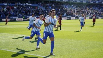 Adri&aacute;n Gonz&aacute;lez celebrando un gol.