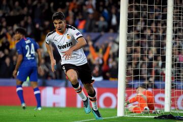 Carlos Soler anotó el 0-1.