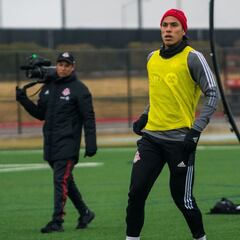 Carlos Salcedo comienza su aventura en el Toronto FC
