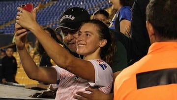 La imagen de la agresión del seguidor a la futbolista Sofía Huerta.
