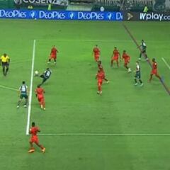 Acción polémica del VAR, en jugada de gol anulada a Luis Sandoval