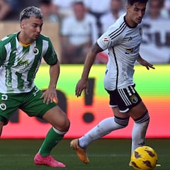 Aprobados y suspensos del Racing en El Plantío: Arana, siempre sobre el verde