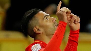 Soccer Football - Ligue 1 - AS Monaco vs Angers - Stade Louis II, Monaco - December 2, 2017 AS Monaco's Radamel Falcao celebrates scoring their first goal REUTERS/Eric Gaillard