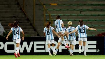 Con doblete de Yamila Rodríguez y uno de Florencia Bonsegundo Argentina le ganó a Paraguay y se va al Mundial.