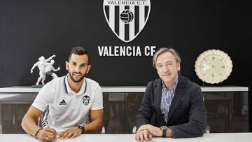 Montoya signs for Valencia