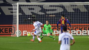 Kike García marca el 0-1 para el Eibar. 