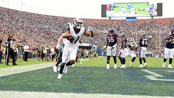 LOS ANGELES, CA - NOVEMBER 12: Robert Woods #17 of the Los Angeles Rams celebrates after scoring a touchdown during the game against the Houston Texans at the Los Angeles Memorial Coliseum on November 12, 2017 in Los Angeles, California.   Harry How/Getty Images/AFP
 == FOR NEWSPAPERS, INTERNET, TELCOS &amp; TELEVISION USE ONLY ==