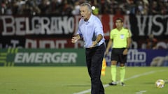 Alfaro: "Ante Godoy jugarán Tevez y Benedetto"