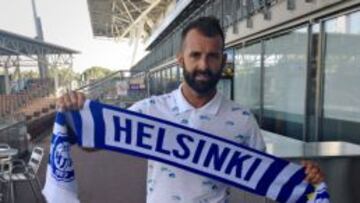 Toni Doblas, con la bufanda del Helsinki.