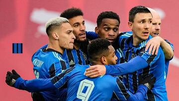 El Ajax arrebata el liderato al PSV con polémica