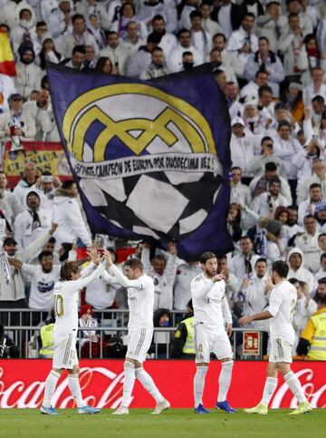 Modric puso el 3-1 tras un centro de Bale y una gran dejada de cabeza de  Benzema.