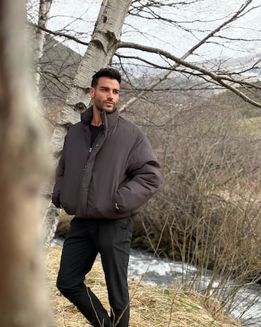 Por su nombre podría parecer que es catalán, pero es de Tomelloso. Gerardo Arias, bombero y expareja de Carlota Boza (hija de Amador Rivas y Maite Figueroa), estaba a punto de caer cuando le frenaron en seco. Ya sabía que se iba a volver a España soltero y no estaba dispuesto a perder la ocasión de llevarse un restregón de verano con Claudia.