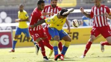 Las Palmas se lleva el duelo directo por la segunda plaza