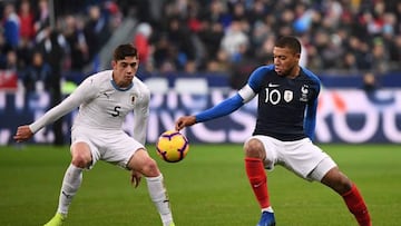 Fede Valverde y Kylian Mbappé en el amistoso Francia-Uruguay disputado en noviembre de 2018.