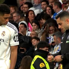 El detalle de Bellingham con el cuarto árbitro tras el descanso que el madridismo pone en valor