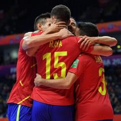 España vuelve tras el Mundial con la mente en el Europeo