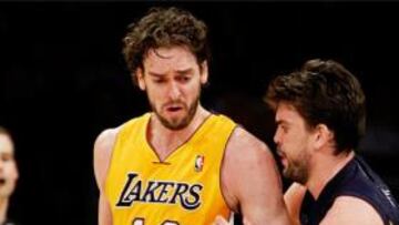 DUELO FRATICIDA. Pau Gasol se llevó el duelo ante su hermano Marc.