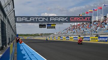 Marc Márquez en la recta de Balaton Park.