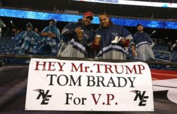 Empezamos en Foxboro, donde recientemente se ha sabido que Tom Brady apoya al pol¨¦mico candidato republicano Donald Trump. Estos seguidores creen que su quarterback ser¨ªa un estupendo vicepresidente. En los carteles quedar¨ªa muy bien, eso seguro.