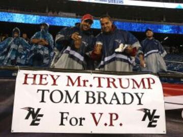 Empezamos en Foxboro, donde recientemente se ha sabido que Tom Brady apoya al polémico candidato republicano Donald Trump. Estos seguidores creen que su quarterback sería un estupendo vicepresidente. En los carteles quedaría muy bien, eso seguro.