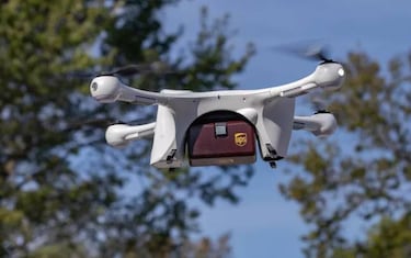 UPS ya reparte a domicilio medicamentos con drones en los Estados Unidos