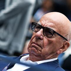 Who is Lachlan Murdoch and how many sons does Rupert Murdoch have?