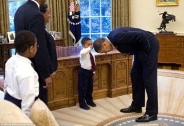 ? Official White House Photo by Pete Souza
https://www.flickr.com/photos/whitehouse/