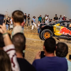 Toyota se lleva la palma y Sainz se despide con podio del Rally de Portugal