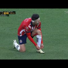 ¿Era roja? Así fue el codazo de Fidel Escobar sobre Pável Pérez