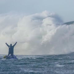 Epsilon generó la ola más grande de la historia de Irlanda