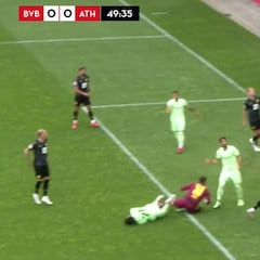 El penalti por puñetazo en la cara en el Dortmund-Athletic