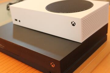 Xbox Series S en todo su esplendor: consola y mando al detalle