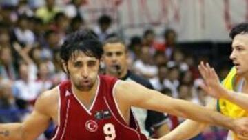 <b>DOS DE DOS.</b> Turquía gana su segundo partido del Mundial tras imponerse a la Australia de Bogut.