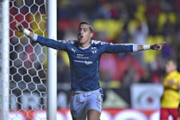 A pesar de que por momentos es duramente criticado por la afición, tuvo un balance sumamente positivo en el 2016. Logró 7 goles en el Clausura y 10 más el anterior torneo. Tras la baja de juego de Cardona, será el encargado de perforar las redes en el Clausura 2017.