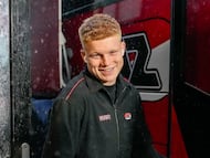 ALKMAAR, NETHERLANDS - OCTOBER 23: Kees Smit of AZ Alkmaar arrives prior to the UEFA Conference League 2025/26 League Phase MD2 match between AZ Alkmaar and Slovan Bratislava at AFAS Stadion on October 23, 2025 in Alkmaar, Netherlands. (Photo by Ed van de Pol/BSR Agency/Getty Images)