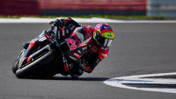 Aprilia Racing's Spanish rider Aleix Espargaro takes part in a practice session of the MotoGP British Grand Prix at Silverstone circuit in Northamptonshire, central England, on August 2, 2024. (Photo by BENJAMIN CREMEL / AFP)