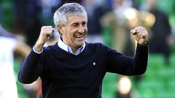 Quique Setién celebra un gol.