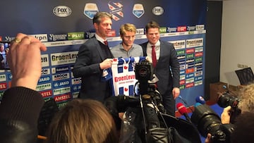 Martin Odegaard, en su presentaci&oacute;n con el Heerenveen.