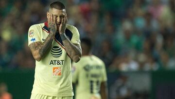 Nicolás Castillo tuvo un partido para el olvido contra el León