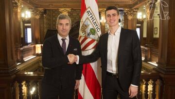 El presidente del Athletic, Josu Urrutia, y Kepa Arrizabalaga.