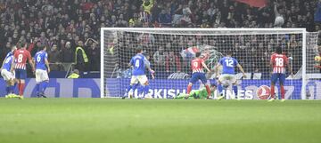 ¡GOL DE RODRI! ¡Saque de esquina colchonero, botado por Thomas, que coloca cerca del primer poste con la cabeza! 