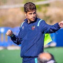 El Levante destituye a Tevenet y le da el banquillo del filial a Lisci