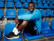 Djené posa para As.