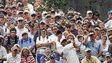 <b>EXPECTACIÓN.</B> Tiger Woods acapara la atención en Oak Hill.